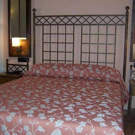 Ele Santabarbara Hotell Castilleja de la Cuesta Eksteriør bilde