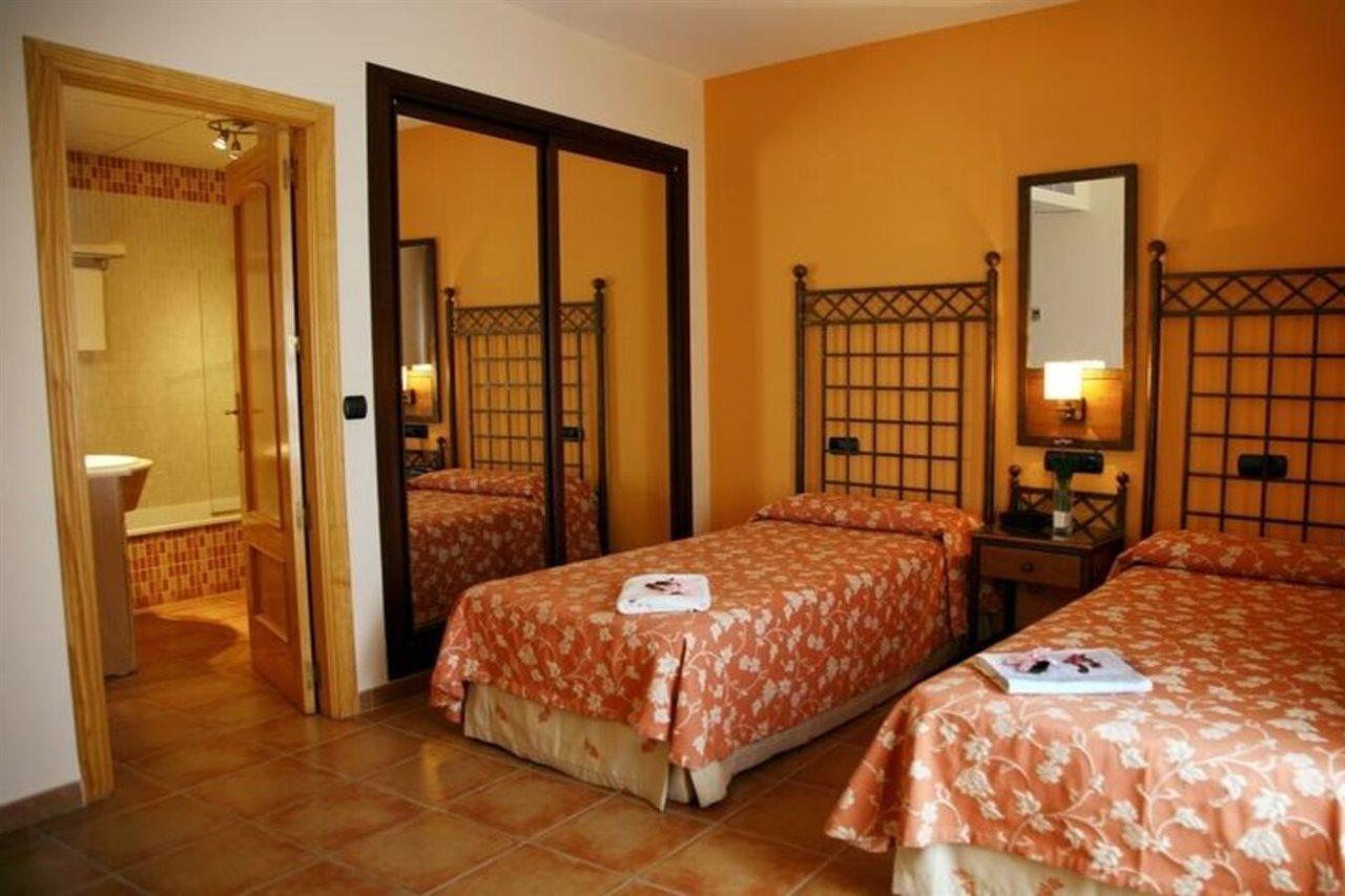 Ele Santabarbara Hotell Castilleja de la Cuesta Eksteriør bilde