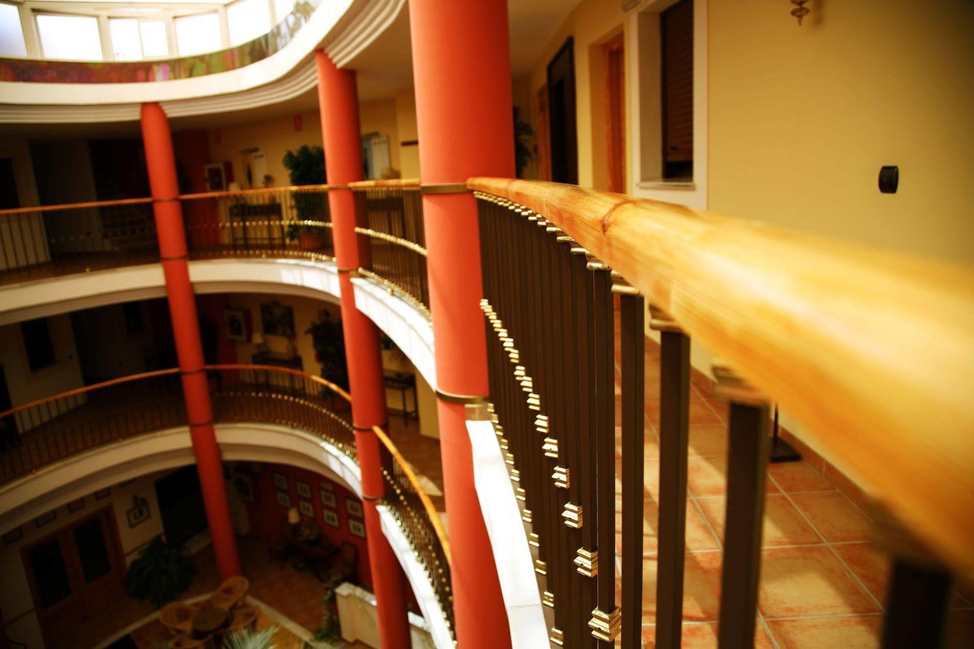 Ele Santabarbara Hotell Castilleja de la Cuesta Eksteriør bilde